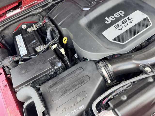 2012 Jeep Wrangler 4WD 2dr Sahara - 23054066 - 13