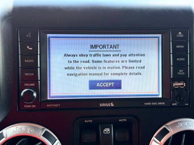 2012 Jeep Wrangler 4WD 2dr Sahara - 23054066 - 33