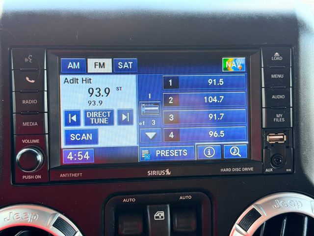 2012 Jeep Wrangler 4WD 2dr Sahara - 23054066 - 34