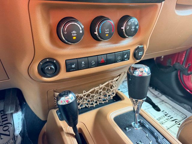 2012 Jeep Wrangler 4WD 2dr Sahara - 23054066 - 36