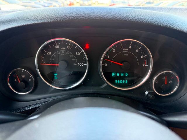 2012 Jeep Wrangler 4WD 2dr Sahara - 23054066 - 42