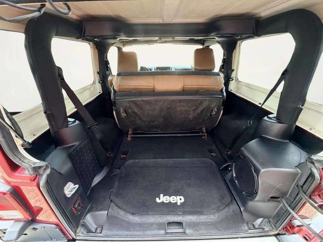 2012 Jeep Wrangler 4WD 2dr Sahara - 23054066 - 6