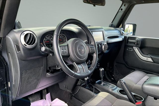 2012 Jeep Wrangler 4WD 2dr Sahara - 23057918 - 10