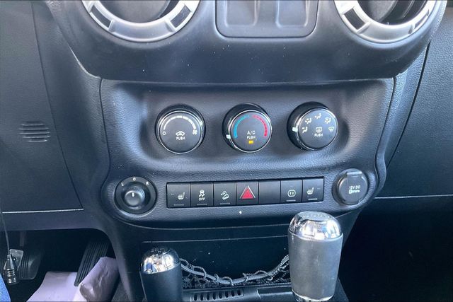 2012 Jeep Wrangler 4WD 2dr Sahara - 23057918 - 20