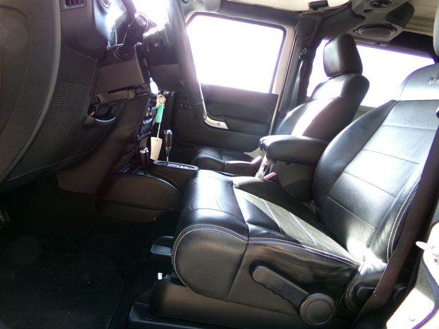 2012 Jeep Wrangler 4WD 2dr Sahara - 22973895 - 11
