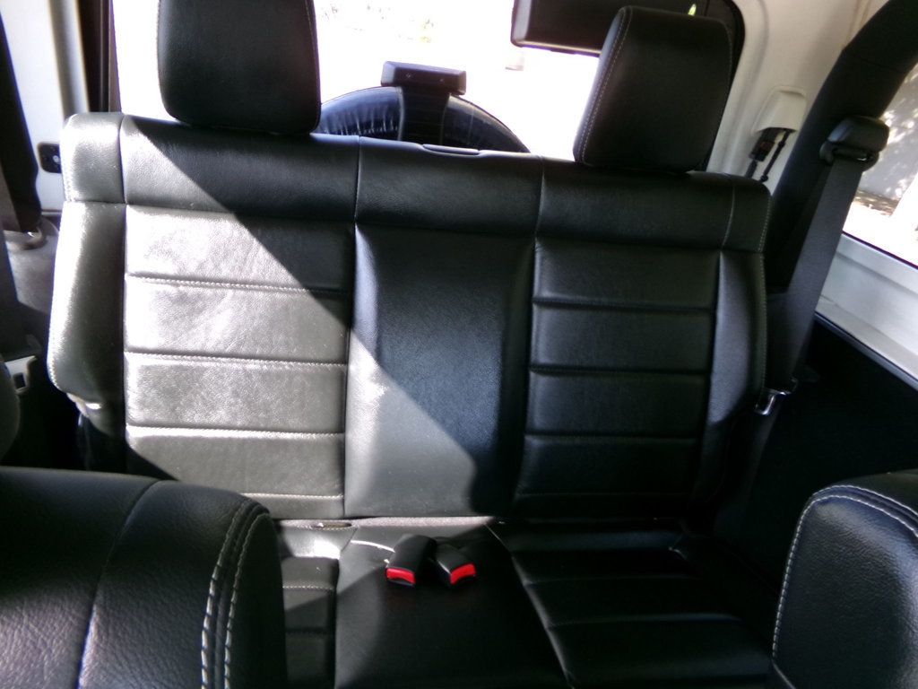 2012 Jeep Wrangler 4WD 2dr Sahara - 22973895 - 12