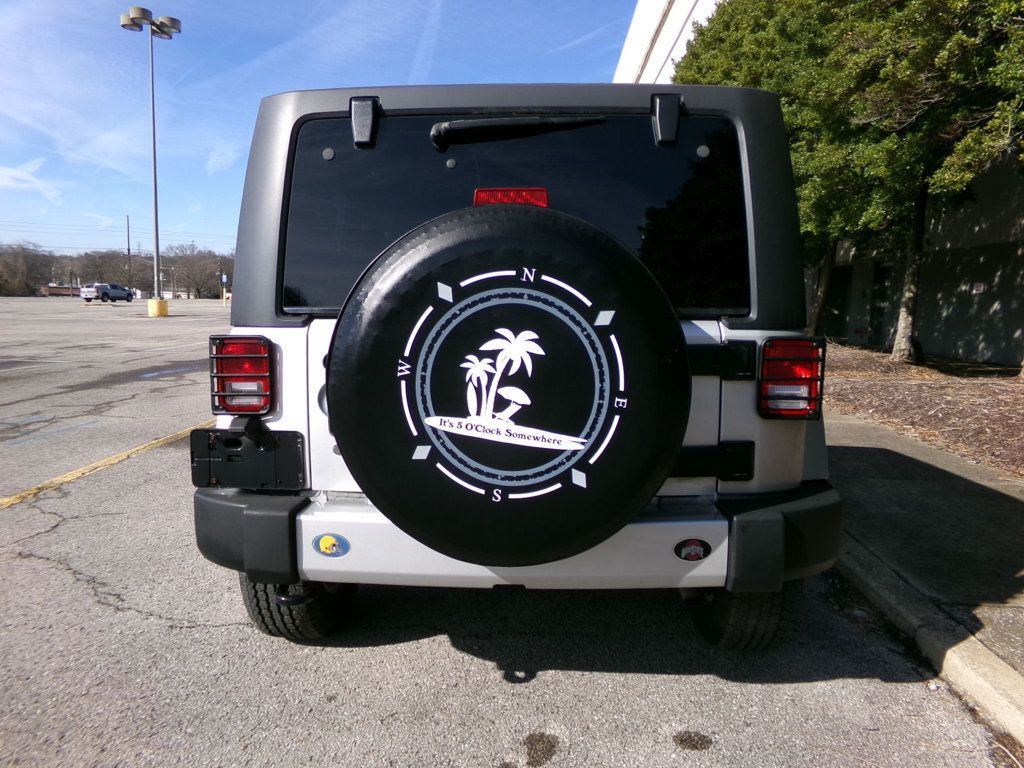 2012 Jeep Wrangler 4WD 2dr Sahara - 22973895 - 7