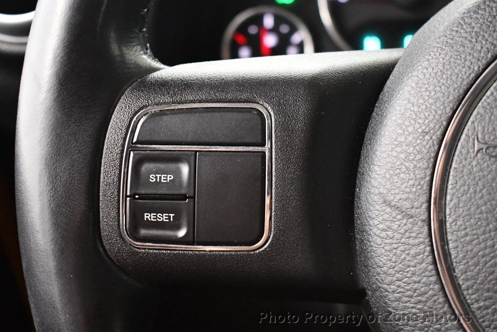 2012 Jeep Wrangler Sahara photo 24