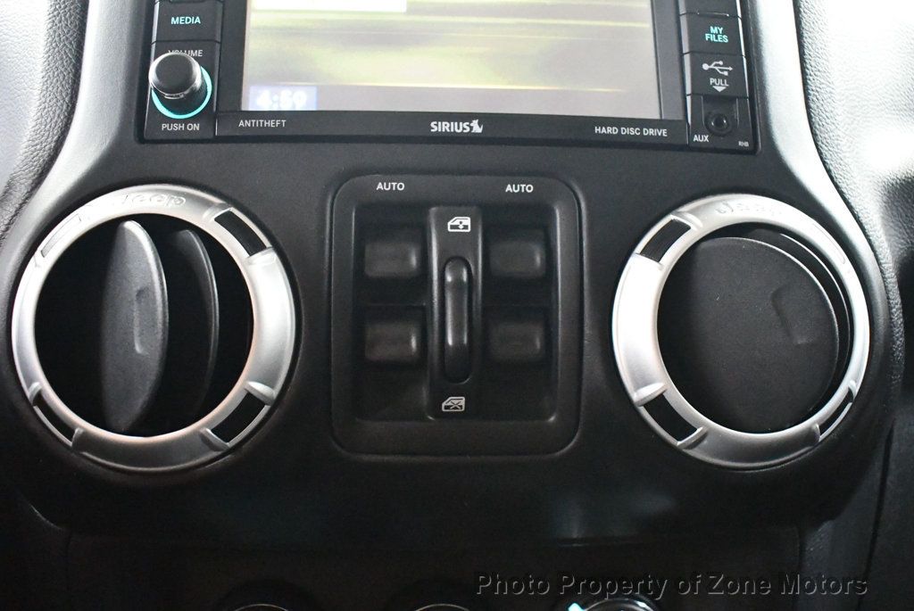 2012 Jeep Wrangler Sahara photo 27