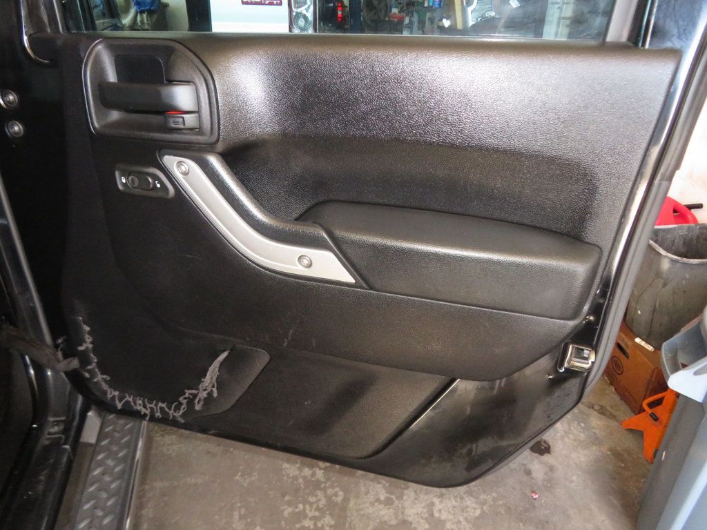 2012 Jeep Wrangler Unlimited 1OWNER AZ JEEP WRANGLER 4DR HARTOP SAHARA EXTRA CLEAN - 22932904 - 30