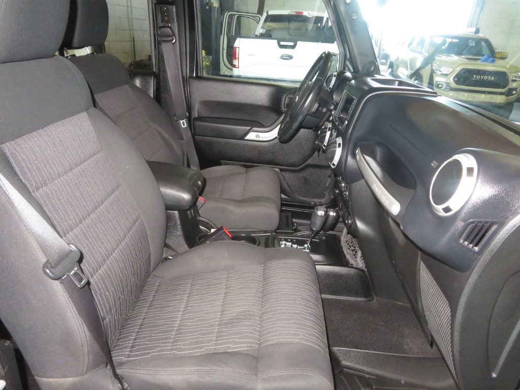 2012 Jeep Wrangler Unlimited 1OWNER AZ JEEP WRANGLER 4DR HARTOP SAHARA EXTRA CLEAN - 22932904 - 32
