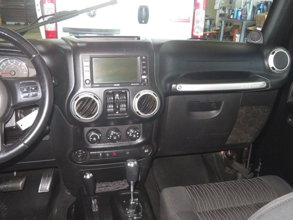 2012 Jeep Wrangler Unlimited 1OWNER AZ JEEP WRANGLER 4DR HARTOP SAHARA EXTRA CLEAN - 22932904 - 35
