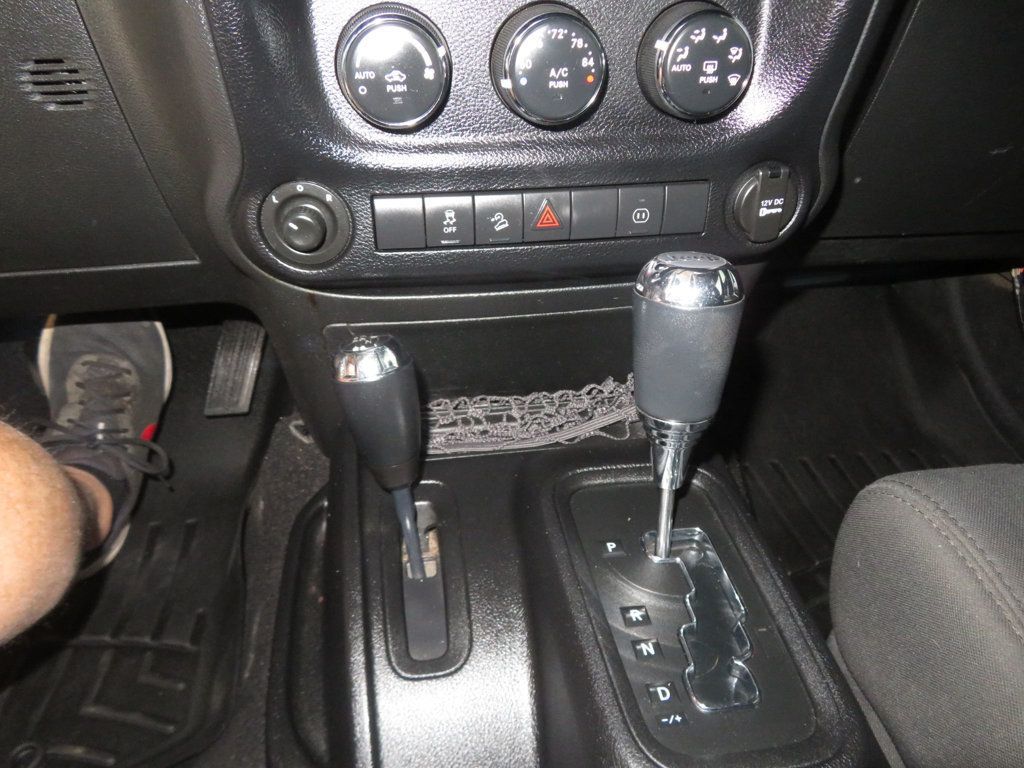 2012 Jeep Wrangler Unlimited 1OWNER AZ JEEP WRANGLER 4DR HARTOP SAHARA EXTRA CLEAN - 22932904 - 38