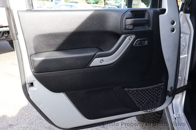 2012 Jeep Wrangler Unlimited 4WD 4dr Rubicon - 22974495 - 9