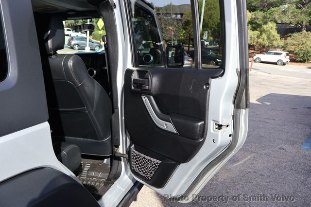 2012 Jeep Wrangler Unlimited 4WD 4dr Rubicon - 22974495 - 17