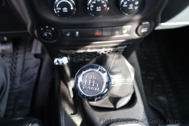 2012 Jeep Wrangler Unlimited 4WD 4dr Rubicon - 22974495 - 28