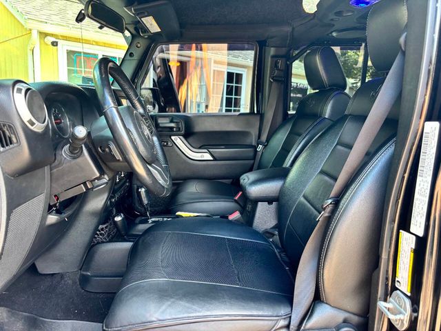 2012 Jeep Wrangler Unlimited 4WD 4dr Sahara - 22888604 - 11