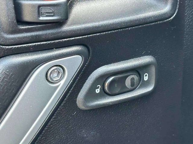 2012 Jeep Wrangler Unlimited 4WD 4dr Sahara - 22998920 - 12