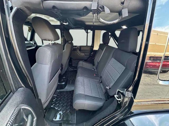 2012 Jeep Wrangler Unlimited 4WD 4dr Sahara - 22998920 - 17