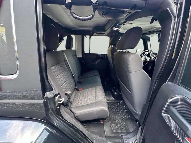 2012 Jeep Wrangler Unlimited 4WD 4dr Sahara - 22998920 - 18
