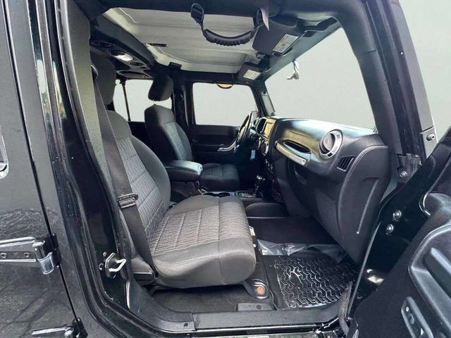 2012 Jeep Wrangler Unlimited 4WD 4dr Sahara - 22998920 - 22