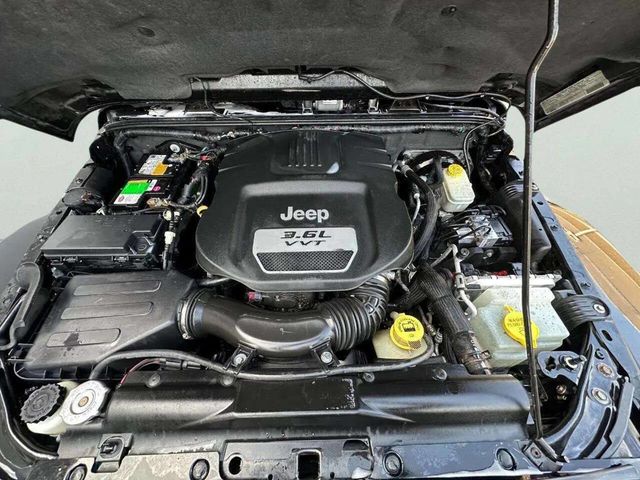 2012 Jeep Wrangler Unlimited 4WD 4dr Sahara - 22998920 - 23