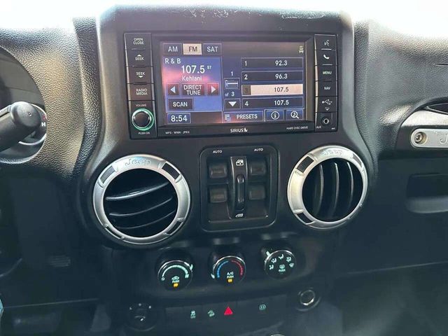 2012 Jeep Wrangler Unlimited 4WD 4dr Sahara - 22998920 - 32