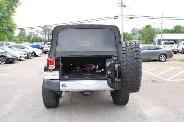 2012 Jeep Wrangler Unlimited 4WD 4dr Sahara - 23023596 - 10