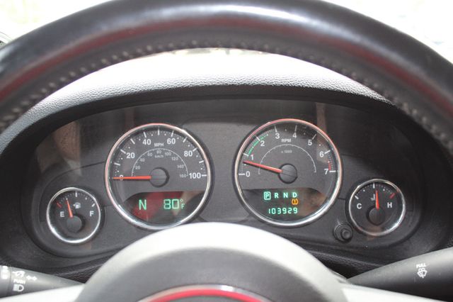 2012 Jeep Wrangler Unlimited 4WD 4dr Sahara - 23023596 - 13