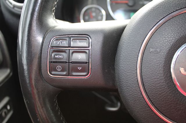 2012 Jeep Wrangler Unlimited 4WD 4dr Sahara - 23023596 - 15