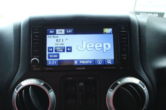 2012 Jeep Wrangler Unlimited 4WD 4dr Sahara - 23023596 - 17
