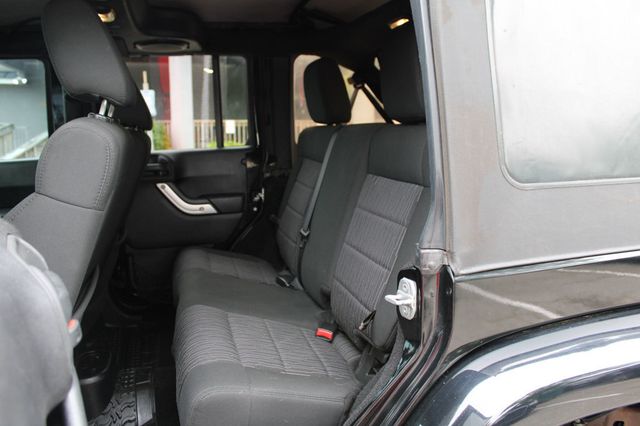 2012 Jeep Wrangler Unlimited 4WD 4dr Sahara - 23023596 - 23