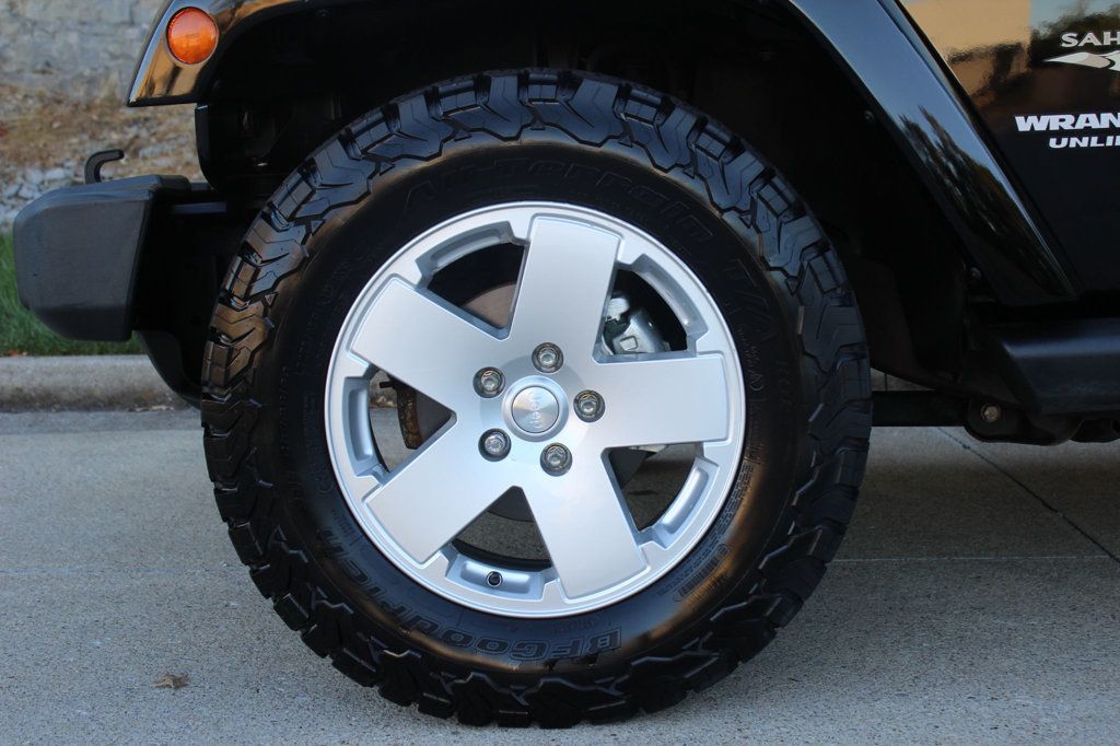 2012 Jeep Wrangler Unlimited 4WD 4dr Sahara - 23092310 - 11