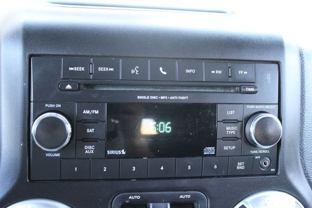 2012 Jeep Wrangler Unlimited 4WD 4dr Sahara - 23092310 - 13