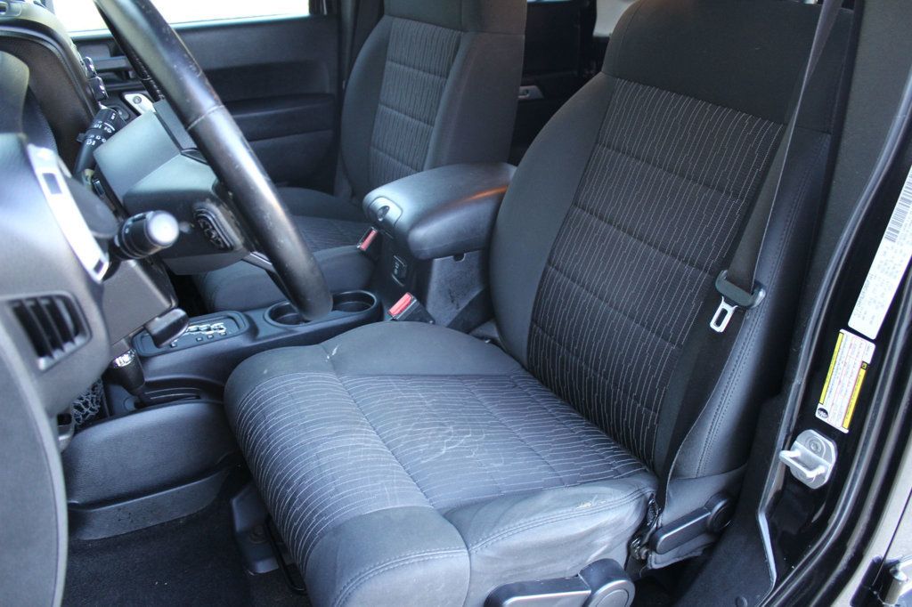 2012 Jeep Wrangler Unlimited 4WD 4dr Sahara - 23092310 - 16