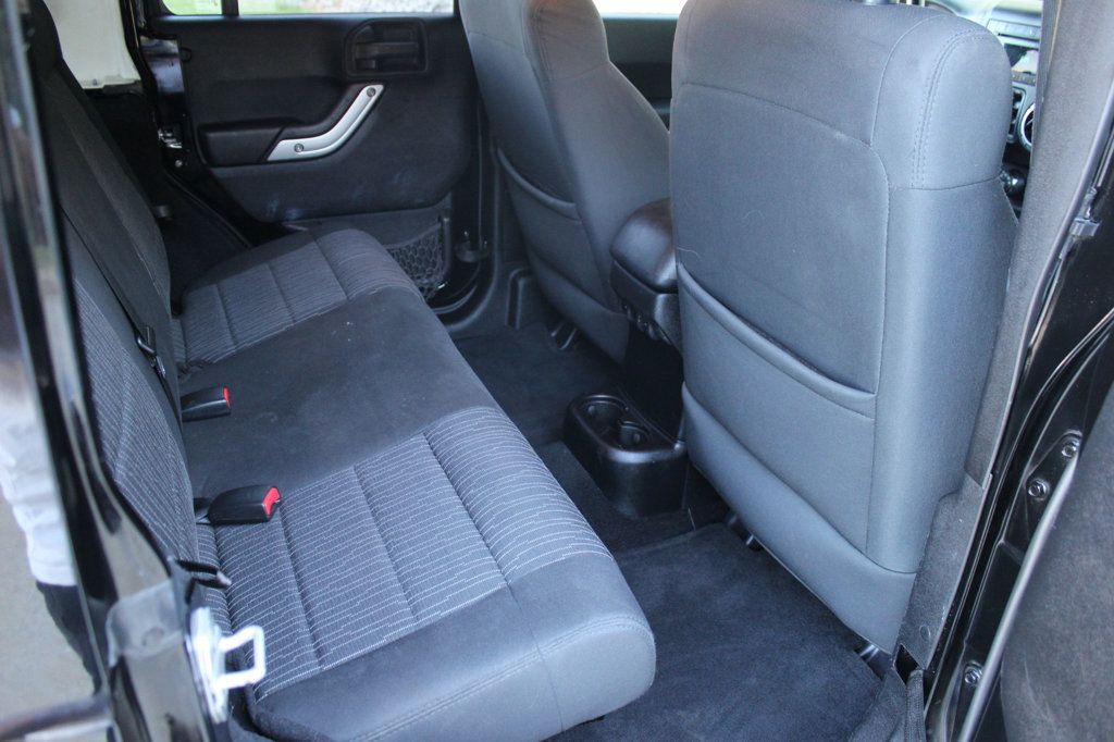 2012 Jeep Wrangler Unlimited 4WD 4dr Sahara - 23092310 - 20