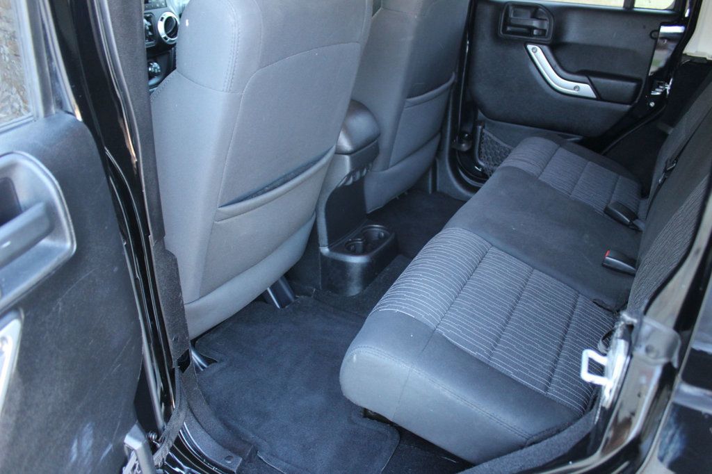 2012 Jeep Wrangler Unlimited 4WD 4dr Sahara - 23092310 - 21