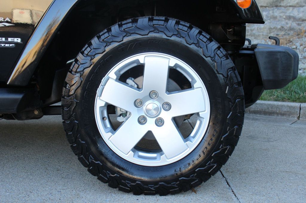 2012 Jeep Wrangler Unlimited 4WD 4dr Sahara - 23092310 - 8