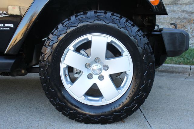 2012 Jeep Wrangler Unlimited 4WD 4dr Sahara - 23092310 - 8