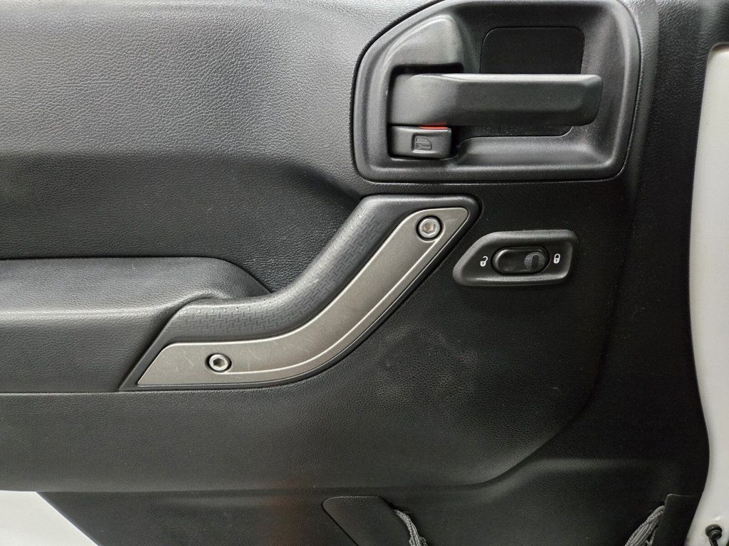 2012 Jeep Wrangler Unlimited 4WD 4dr Sport - 22900484 - 14