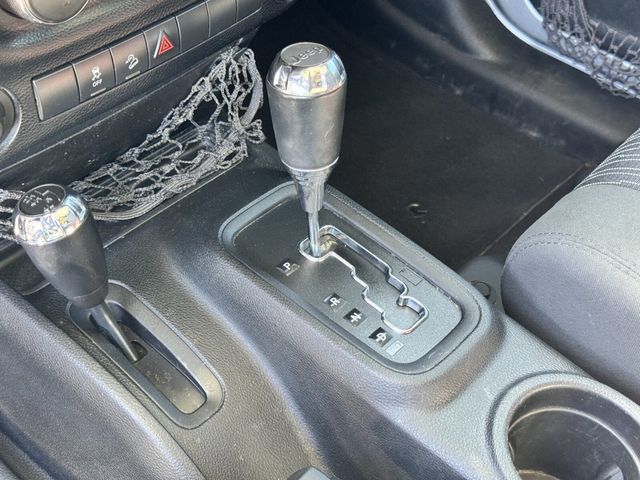 2012 Jeep Wrangler Unlimited 4WD 4dr Sport - 22934163 - 14