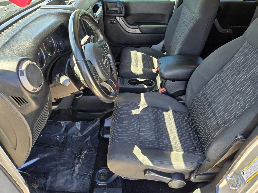 2012 Jeep Wrangler Unlimited 4WD 4dr Sport - 22934163 - 5