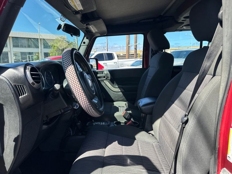 2012 Jeep Wrangler Unlimited 4WD 4dr Sport - 22973950 - 12