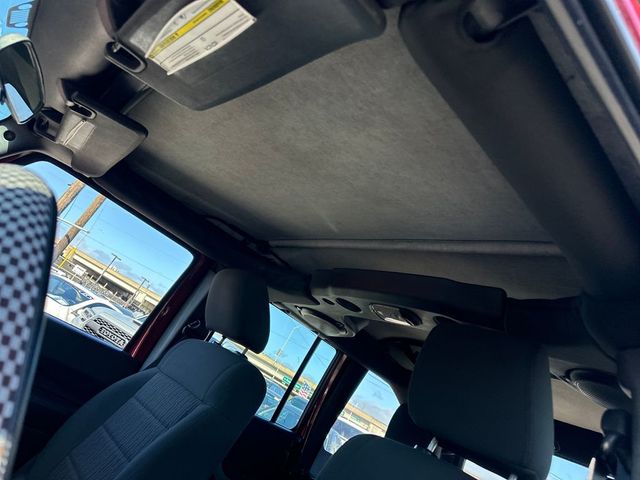 2012 Jeep Wrangler Unlimited 4WD 4dr Sport - 22973950 - 18