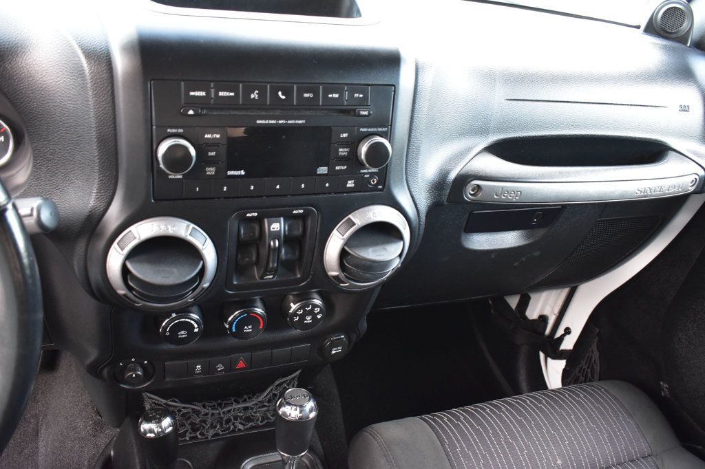 2012 Jeep Wrangler Unlimited Sport photo 29
