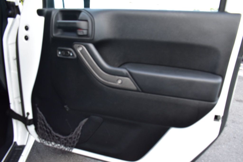 2012 Jeep Wrangler Unlimited Sport photo 34