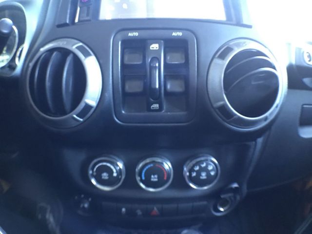 2012 Jeep Wrangler Unlimited 4WD 4dr Sport - 22637343 - 19