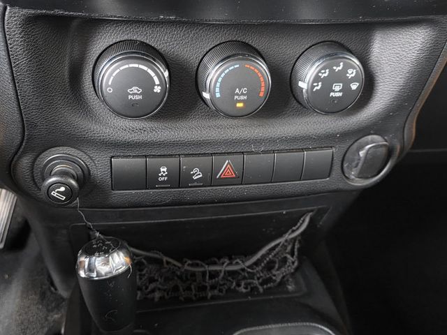 2012 Jeep Wrangler Unlimited 4WD 4dr Sport - 23044802 - 15