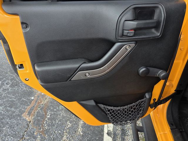 2012 Jeep Wrangler Unlimited 4WD 4dr Sport - 23044802 - 25