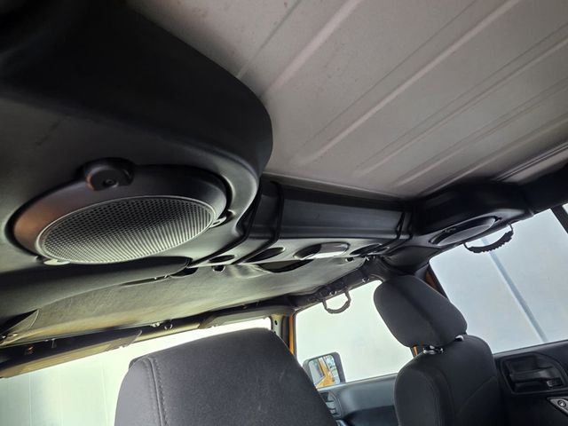2012 Jeep Wrangler Unlimited 4WD 4dr Sport - 23044802 - 8